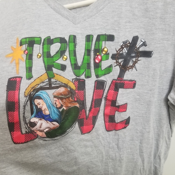 "True Love" religious Christmas v-neck shirt - Picture 2 of 3